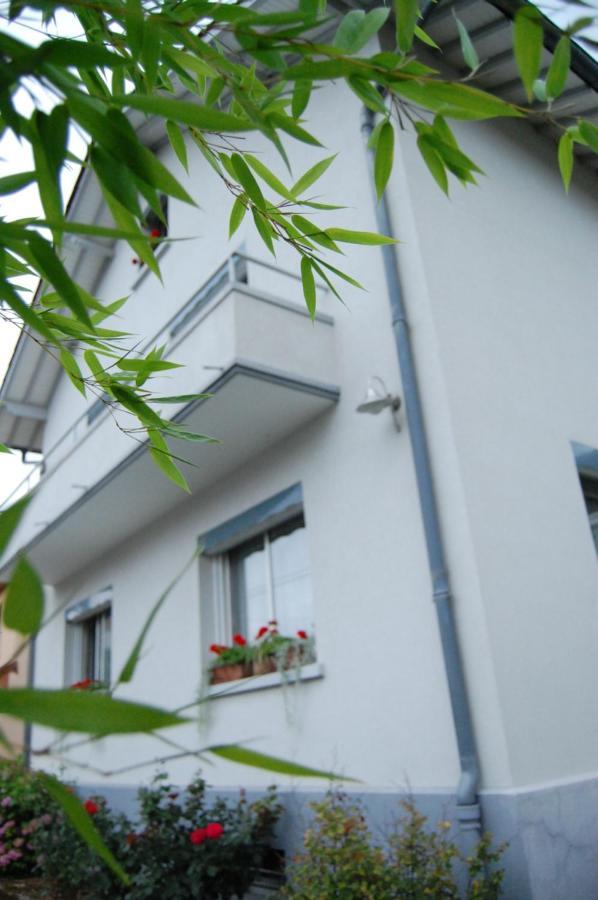 ブザンソン A L'Oree Du Parc Bed & Breakfast エクステリア 写真