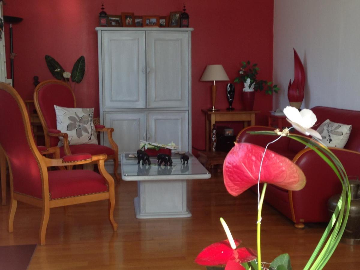 ブザンソン A L'Oree Du Parc Bed & Breakfast エクステリア 写真